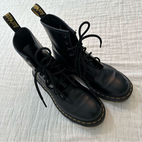 Dr. Martens Boots SLIP RESISTANT LEATHER LACE UP 1460 Size Women’s 7 - Picture 2 of 10